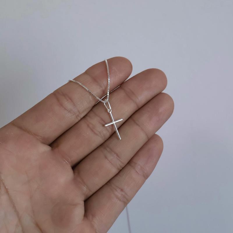 Colar Crucifixo Médio Prata